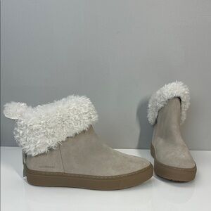 NWT Cougar Devon Boots Size 9